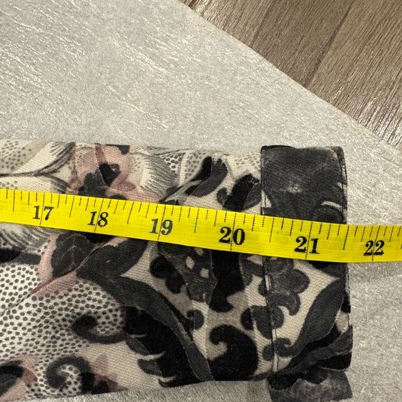 [US8]Eugen Klein Floral Patterned Textured Women's Denim Jacket - Picture 6 of 7